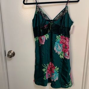 Betsey Johnson Satin Lace Nightgown Chemise Slip Dress Lingerie size L NWT